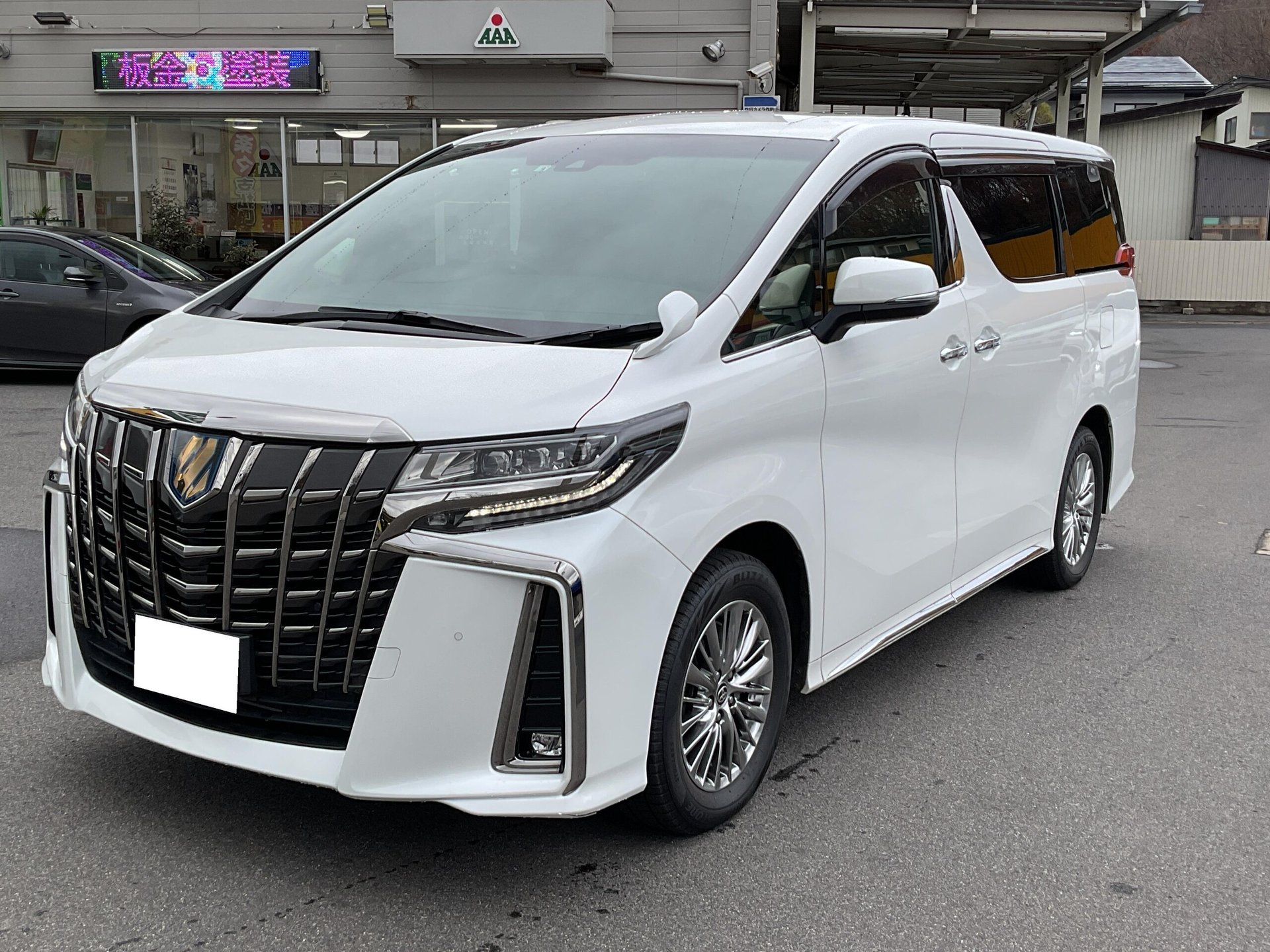 TOYOTA ALPHARD - View 1