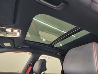 2021 Genesis GV70 — миниатюра 13