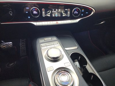 صورة 9 لـ 2021 Genesis GV70