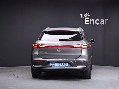 MERCEDES-BENZ EQA - 5