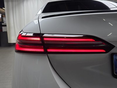 BMW 5 SERIES - 10
