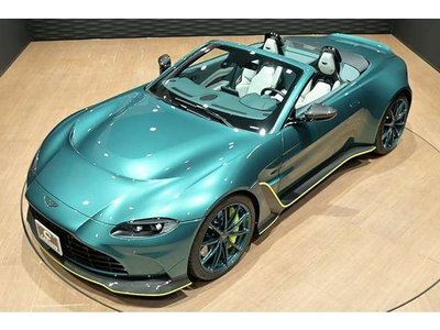 ASTON MARTIN VANTAGE - 7