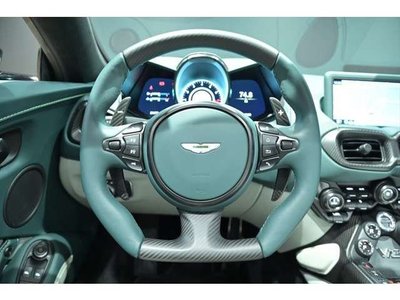 ASTON MARTIN VANTAGE - 4