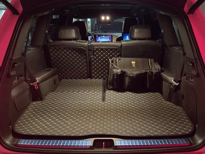 MERCEDES-BENZ GLS - 10