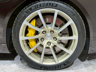 ASTON MARTIN RAPIDE - 8