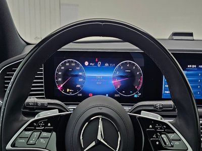 صورة 8 لـ 2025 Mercedes-BENZ GLS