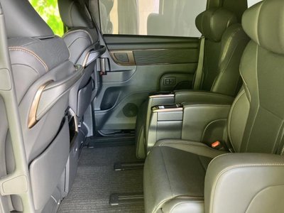 صورة 8 لـ 2025 Toyota ALPHARD