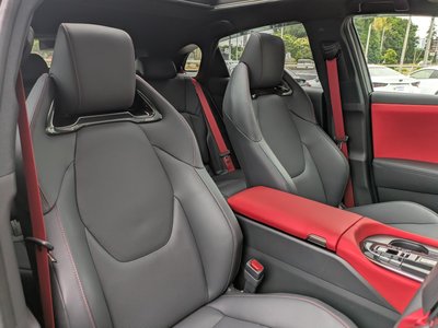 2025 Toyota CROWN SPORT photo 8