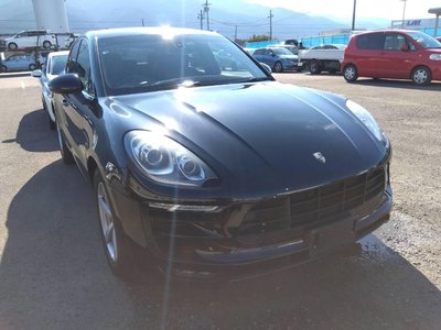 PORSCHE MACAN - 4