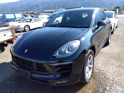 PORSCHE MACAN - 1