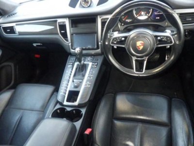 PORSCHE MACAN - 6