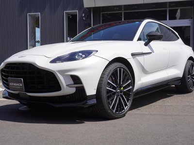 ASTON MARTIN DBX - 8