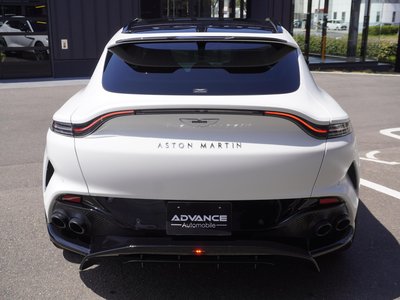 ASTON MARTIN DBX - 6