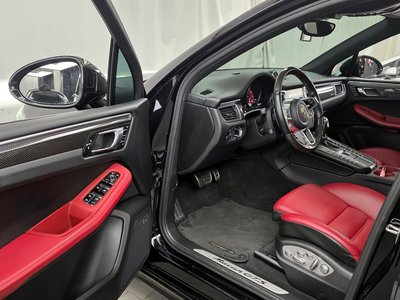 PORSCHE MACAN - 10