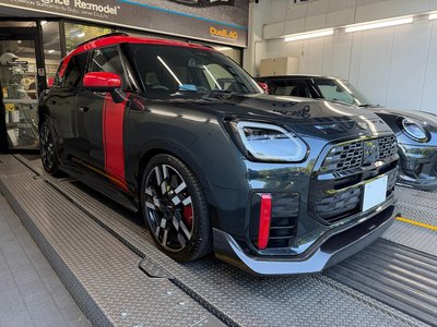 2024 MINI COOPER COUNTRYMAN photo 2