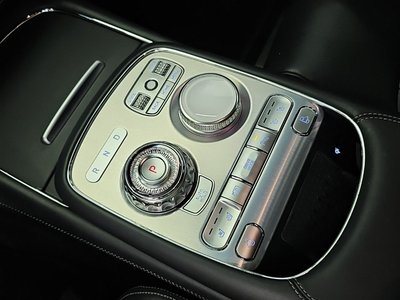 صورة 8 لـ 2022 Genesis G90 (RS4)