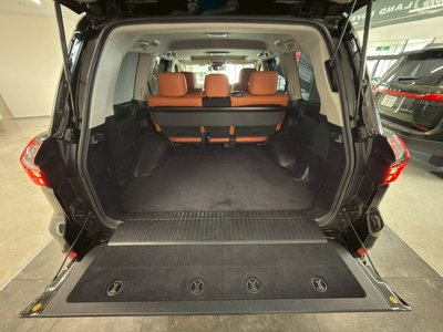 صورة 9 لـ 2018 Lexus LX