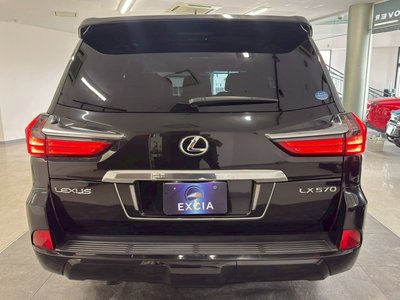 صورة 8 لـ 2018 Lexus LX