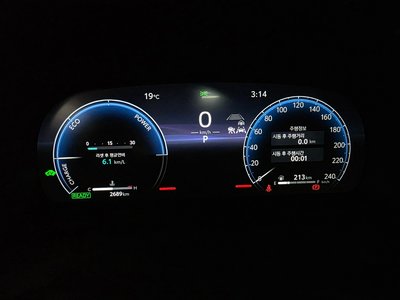 TOYOTA CROWN CROSSOVER - 8