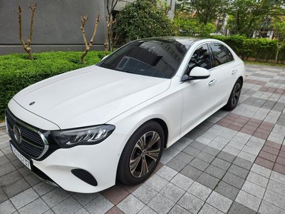 MERCEDES-BENZ E-CLASS - 1