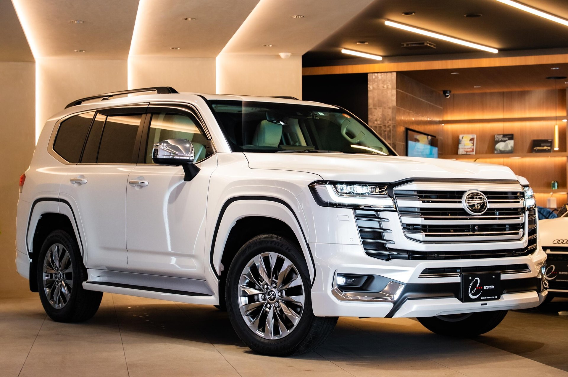 TOYOTA LAND CRUISER 300 - View 1