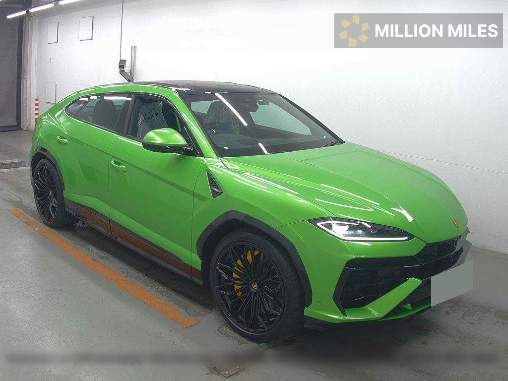 LAMBORGHINI URUS - View 1