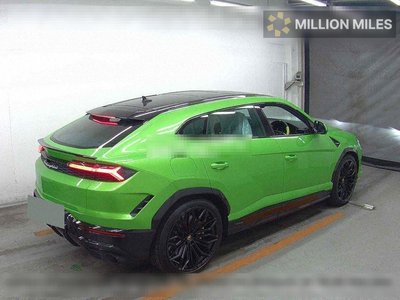 LAMBORGHINI URUS - 5