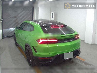LAMBORGHINI URUS - 2