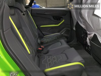 LAMBORGHINI URUS - 6