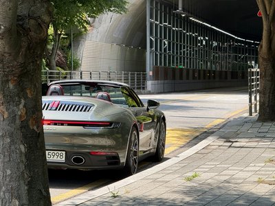 PORSCHE 911 - 6