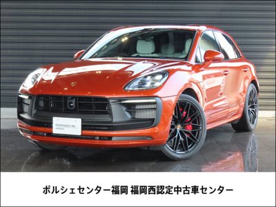 PORSCHE MACAN - 1