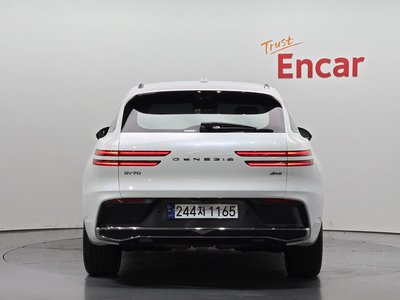2024 Genesis GV70 photo 3