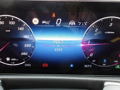 2025 Mercedes-BENZ GLB — миниатюра 32