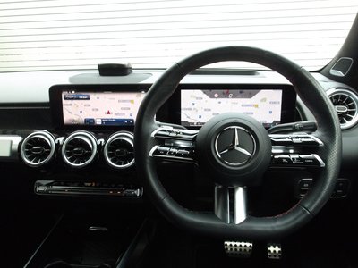 2025 Mercedes-BENZ GLB — миниатюра 33