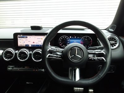 2025 Mercedes-BENZ GLB — миниатюра 35