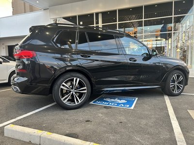 BMW X7 - 7