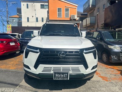 صورة 4 لـ 2025 Lexus GX