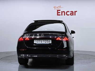 MERCEDES-BENZ E-CLASS - 4