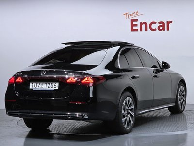 MERCEDES-BENZ E-CLASS - 3