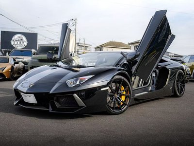 LAMBORGHINI AVENTADOR