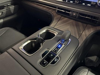 2024 Lexus LM photo 9