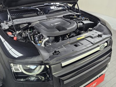 LAND ROVER DEFENDER - 7