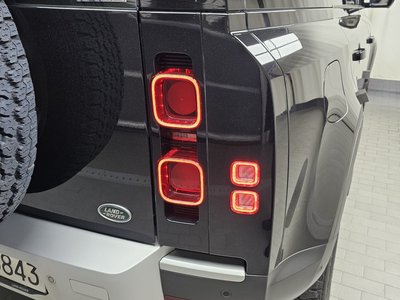 LAND ROVER DEFENDER - 10