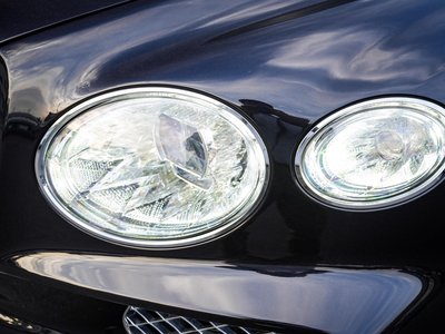 BENTLEY BENTAYGA - 10