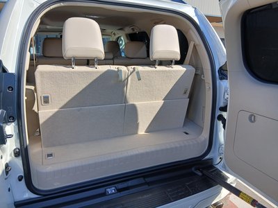 TOYOTA LAND CRUISER PRADO - 8