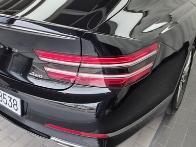 GENESIS G80 (RG3) - 10