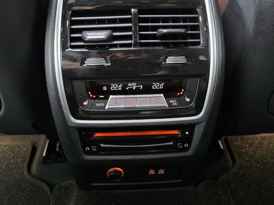 2021 BMW X7 缩略图 32