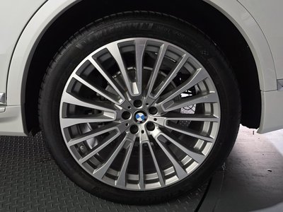 2021 BMW X7 photo 8