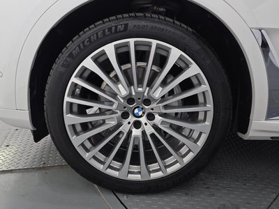 2021 BMW X7 photo 6
