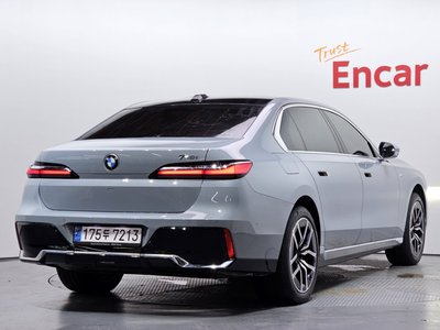 2023 BMW 7 SERIES photo 4